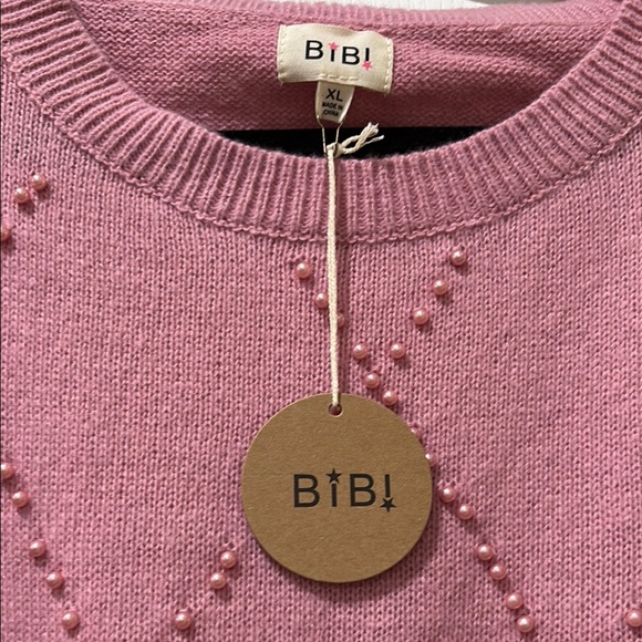 Pink Sweater with Diamond Pattern - Picture 3 of 6